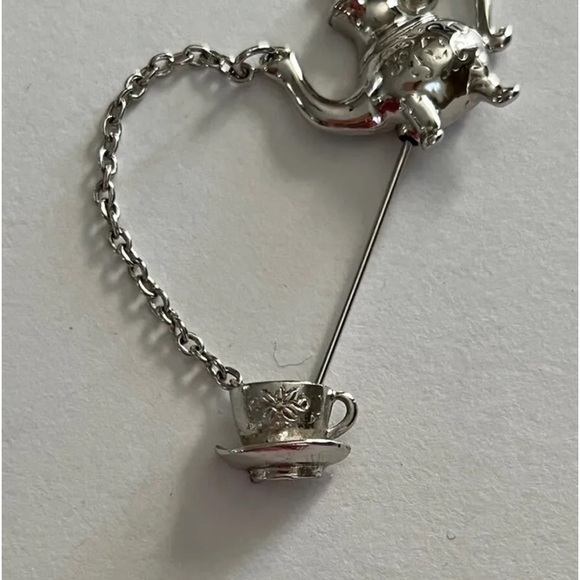 Vintage Avon Signed Teapot Teacup Silver Tone Metal Stick Pin - Picture 5 of 7
